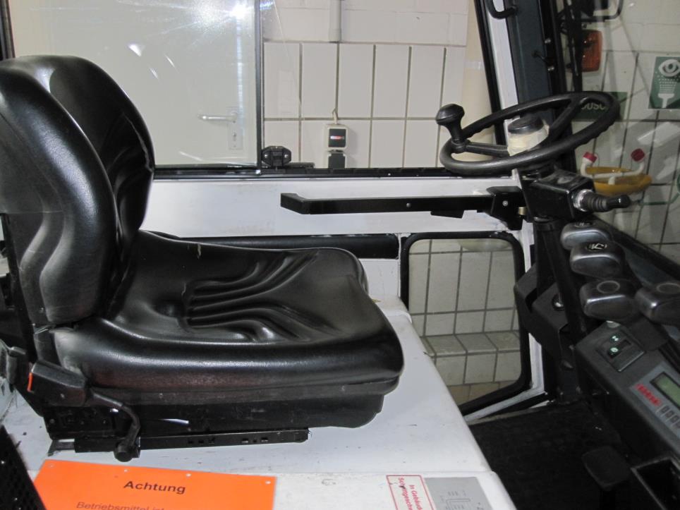 Well-maintained electric transport vehicles-4